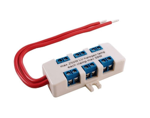 Distribution box for low voltage installations