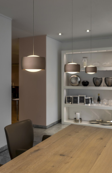 LED pendant luminaire GRACE by Oligo for the 24V track system SMART.TRACK with gesture control and built-in Casambi radio module - customer example 