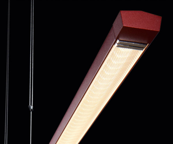 LED Pendelleuchte LISGO SKY STRAIGHT MAX von Oligo - hier die Variante in Oberfläche Rot matt